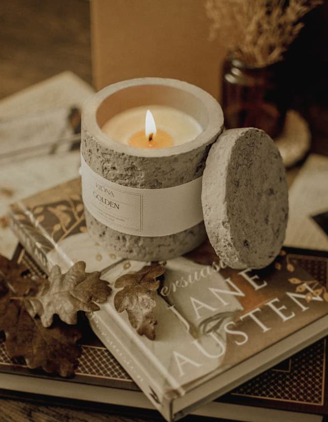 Brut Candle (Concrete)